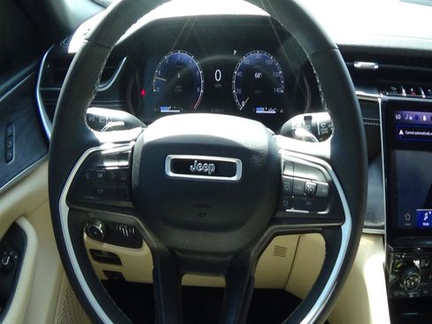 Certified 2024 Jeep Grand Cherokee L Limited w/ Luxury Tech Group II image 22