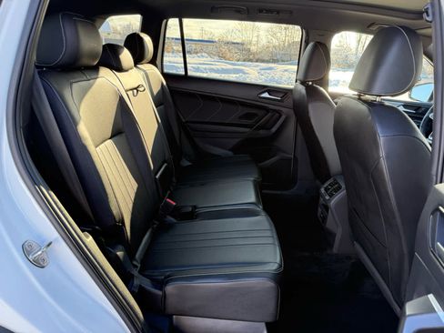 Certified 2023 Volkswagen Tiguan SE R-Line image 12