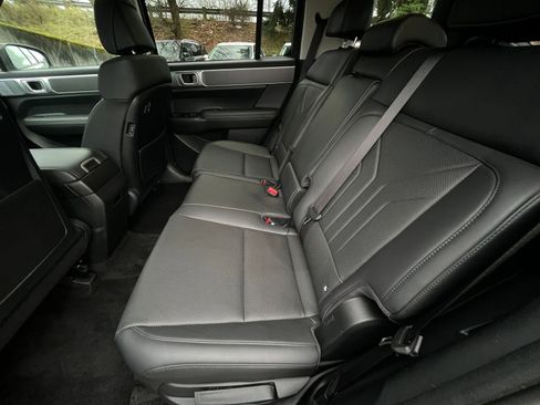 Used 2025 Hyundai Santa Fe SEL image 29