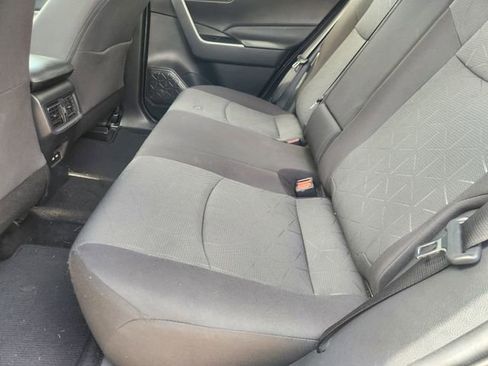 Used 2021 Toyota RAV4 XLE w/ Convenience Package FWD image 29