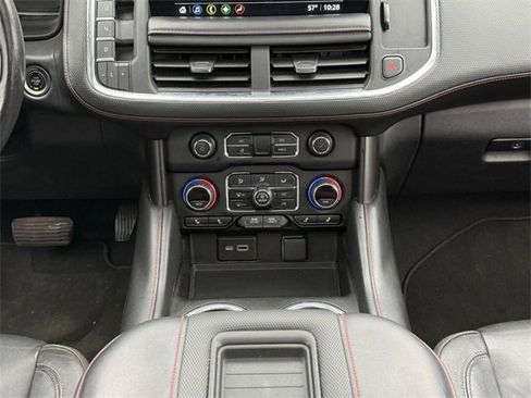 Used 2023 Chevrolet Suburban LT image 15