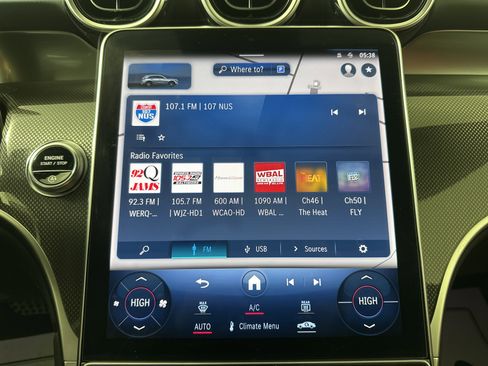 Used 2024 Mercedes-Benz GLC 300 4MATIC image 16