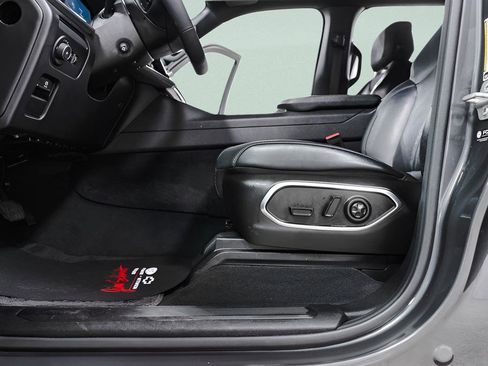 Used 2025 Jeep Wagoneer Series II w/ 8-Passenger Seating Package image 29