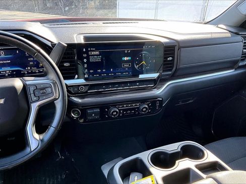 Used 2025 Chevrolet Silverado 1500 LT image 18
