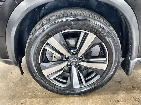 Used 2023 Nissan Rogue SL image 32