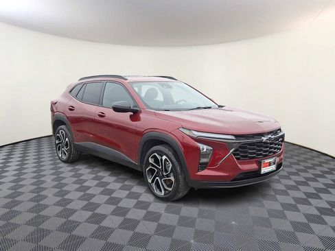 Used 2024 Chevrolet Trax RS w/ Sunroof Package image 4