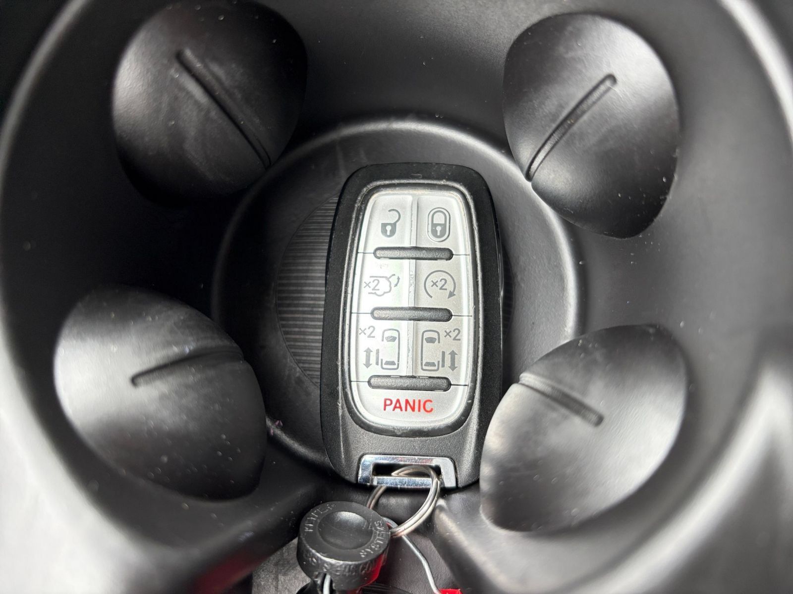 Used 2024 Chrysler Pacifica Touring-L FWD image 20