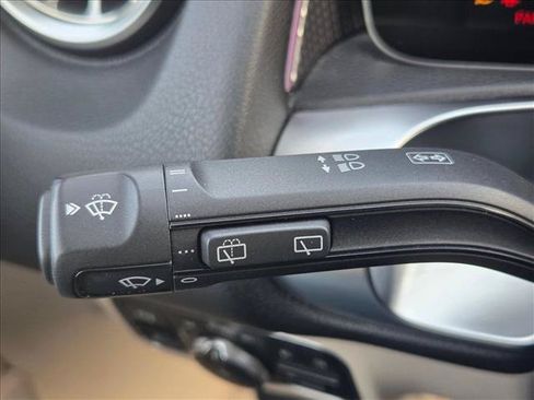 Used 2020 Mercedes-Benz GLB 250 image 16