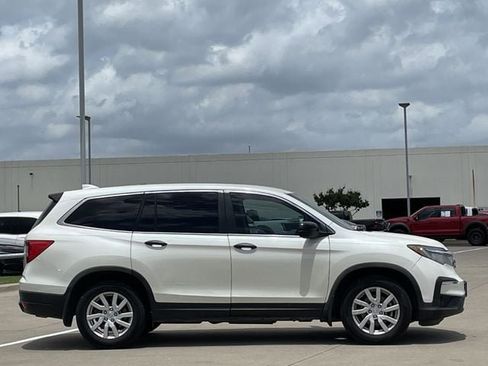 Used 2019 Honda Pilot LX image 3