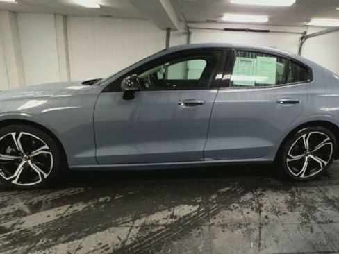 Used 2024 Volvo S60 B5 Plus image 5