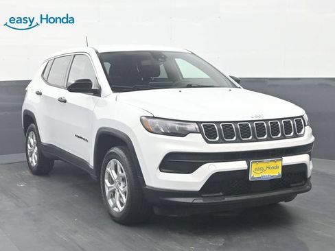 Used 2024 Jeep Compass Sport AWD/4WD image 2