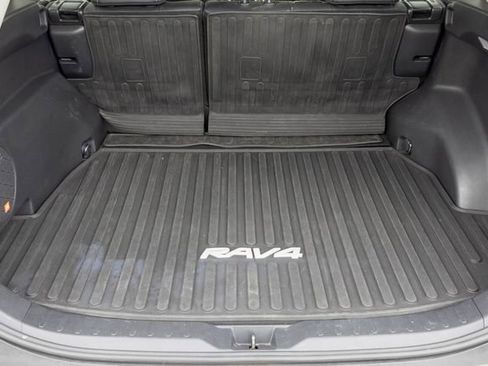 Used 2021 Toyota RAV4 Limited image 28