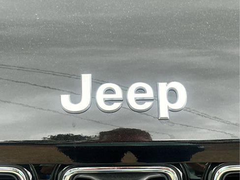 New 2025 Jeep Grand Cherokee L Limited w/ Luxury Tech Group II image 11