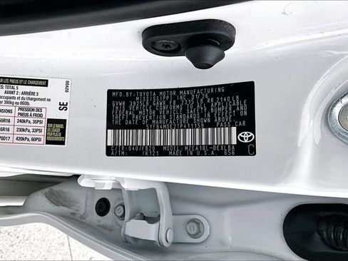 Used 2026 Toyota Corolla LE FWD image 40