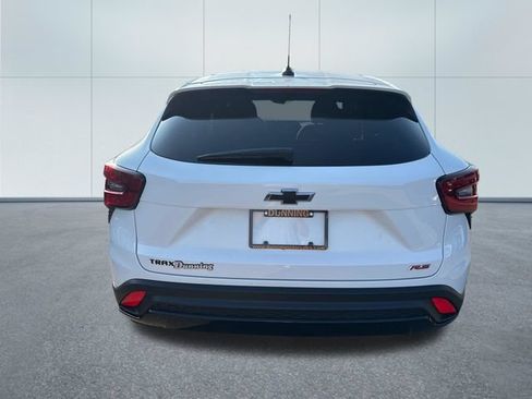 Used 2024 Chevrolet Trax RS FWD image 3