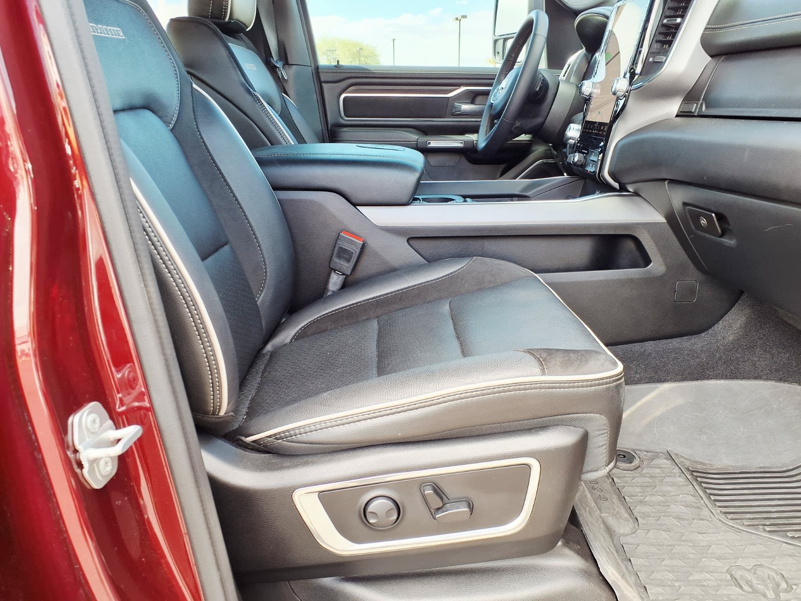 Used 2025 RAM 1500 Laramie w/ Sport Appearance Package AWD/4WD image 10