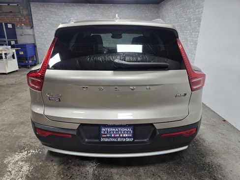 Used 2024 Volvo XC40 B5 Plus image 48