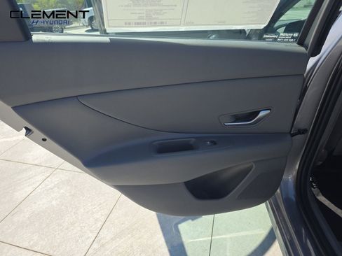 New 2025 Hyundai Elantra SEL image 29
