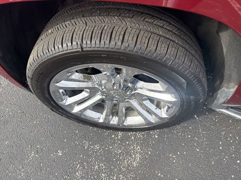 Used 2020 GMC Yukon SLT w/ Premium Edition image 12