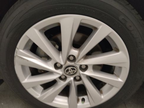 Used 2022 Toyota Camry LE FWD image 31