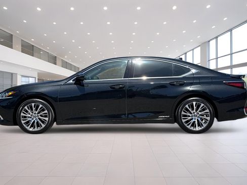 Used 2021 Lexus ES 300h w/ Premium Package image 7