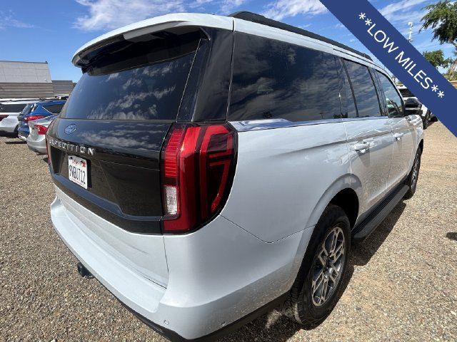 Used 2025 Ford Expedition Active AWD/4WD image 5
