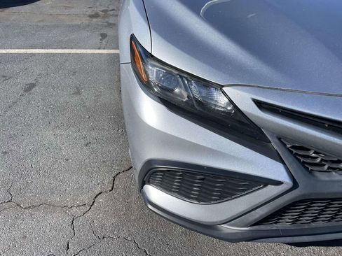Used 2022 Toyota Camry SE image 17