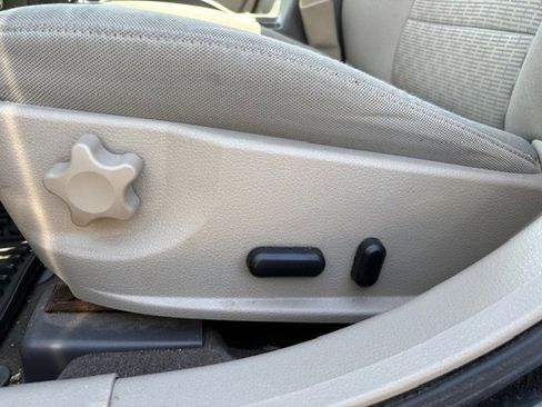 Used 2012 Ford Fusion SE FWD image 12