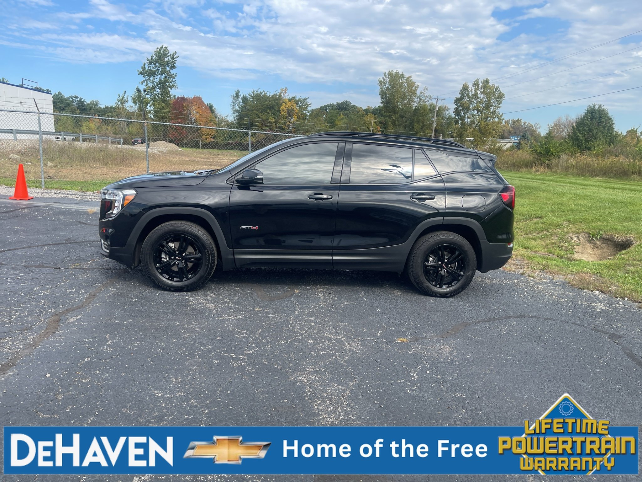 Used 2024 GMC Terrain AT4 w/ Tech Package AWD/4WD image 3