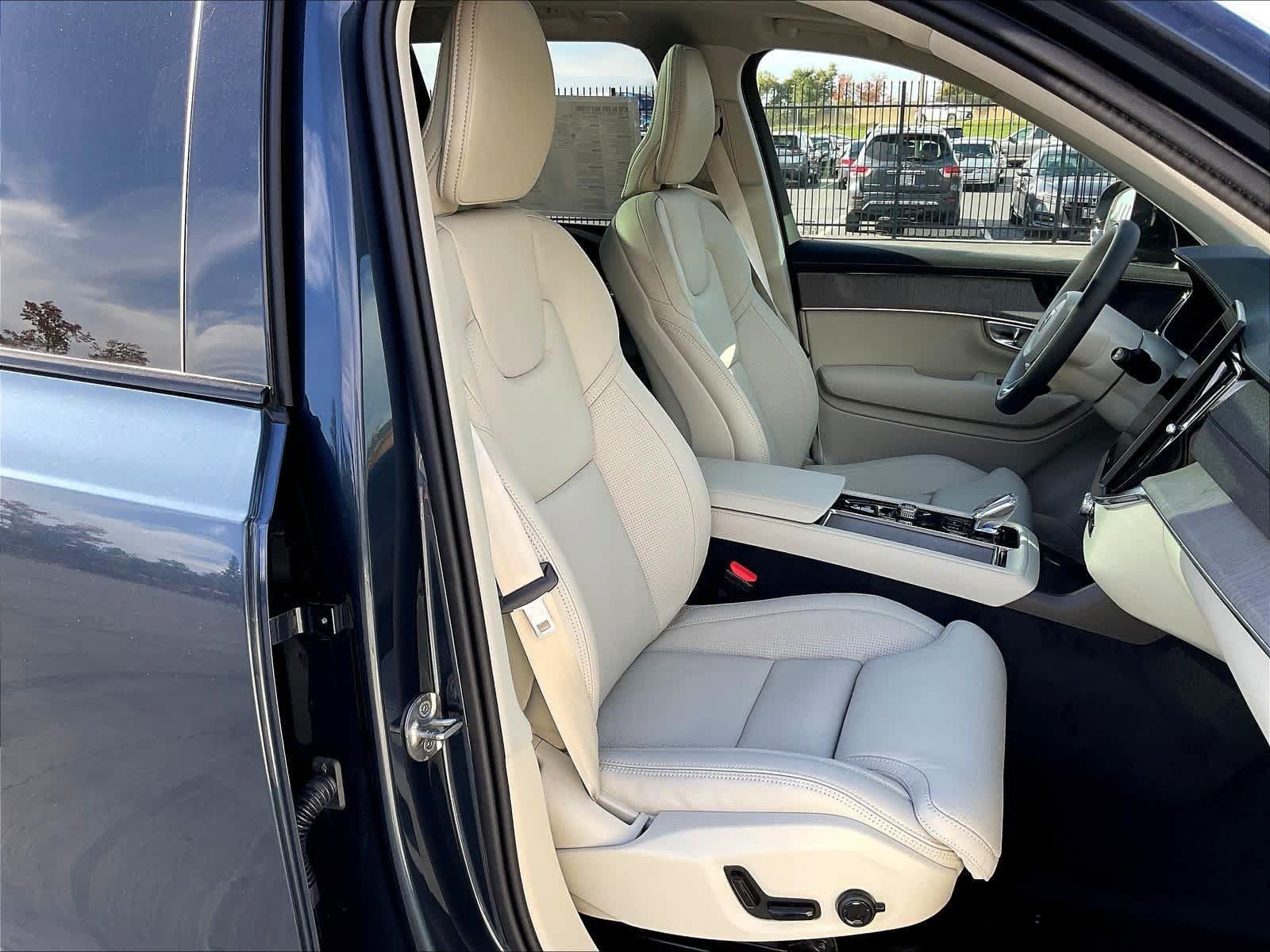 New 2026 Volvo XC90 B6 Ultra w/ Protection Package AWD/4WD image 32