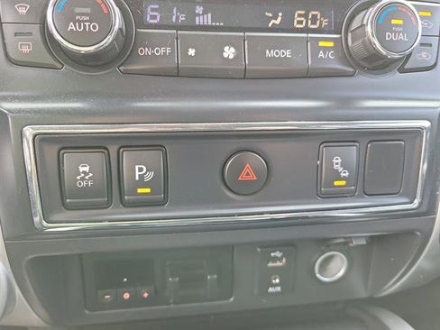 Used 2017 Nissan Titan SL w/ Texas Titan Edition image 14