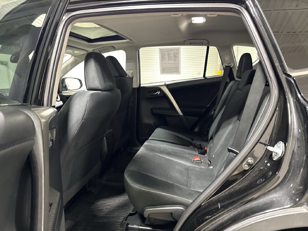 Used 2014 Toyota RAV4 XLE AWD/4WD image 23