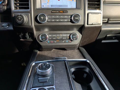 Used 2019 Ford Expedition Limited w/ Equipment Group 302A image 31