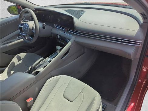 Used 2024 Hyundai Elantra SEL FWD image 24
