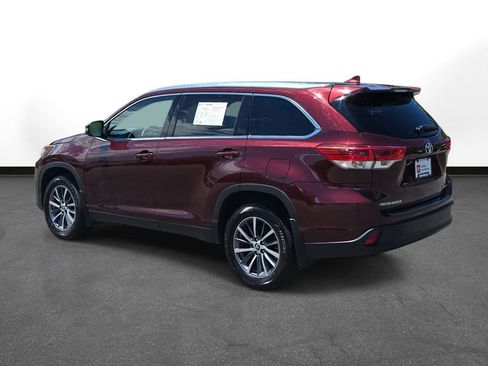 Certified 2019 Toyota Highlander XLE AWD/4WD image 9