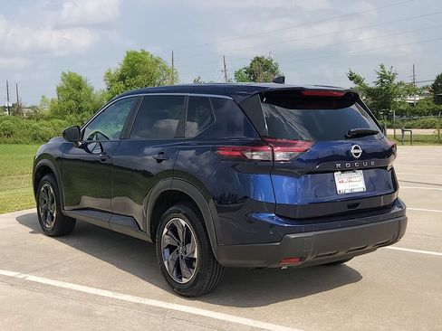 Used 2025 Nissan Rogue SV FWD image 7