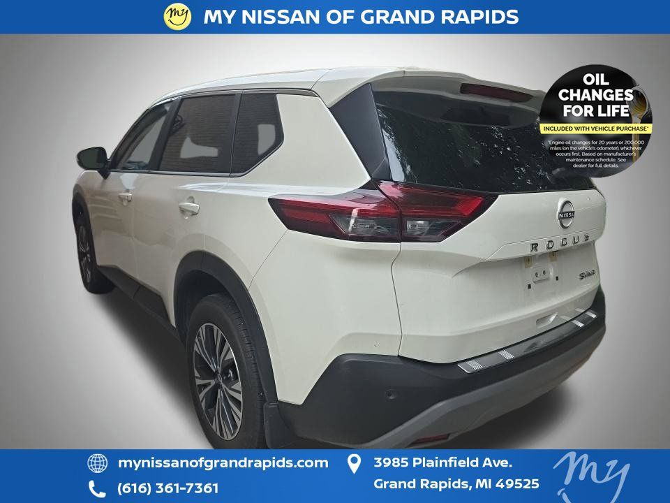 Used 2023 Nissan Rogue SV AWD/4WD image 3