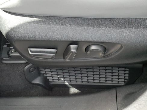 Used 2025 Toyota Sienna XLE w/ XLE Plus Package AWD/4WD image 20