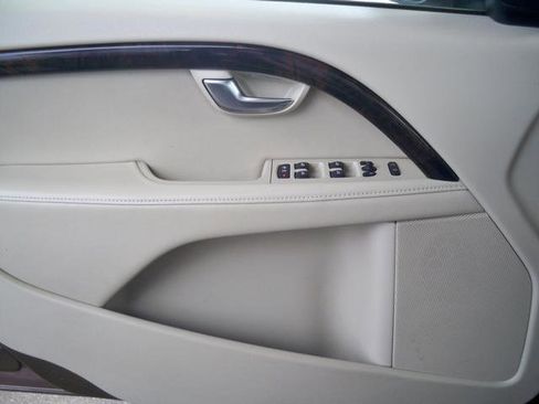 Used 2016 Volvo XC70 T5 Platinum w/ Protection Package image 15