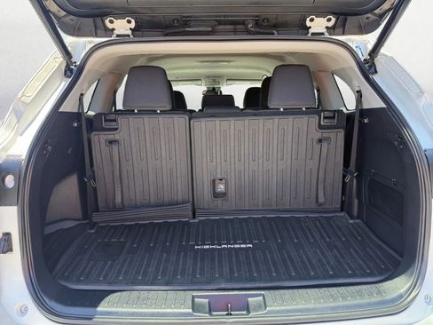 Used 2020 Toyota Highlander LE image 34