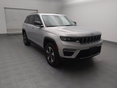 Used 2022 Jeep Grand Cherokee Limited 4xe w/ Luxury Tech Group II image 13