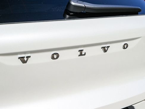 New 2026 Volvo XC40 B5 Ultra w/ Climate Package image 12