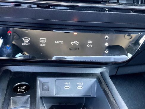 Used 2025 Nissan Kicks SR FWD image 31