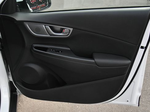 Used 2021 Hyundai Kona Limited image 42