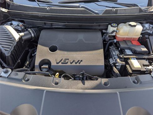 Used 2023 Chevrolet Traverse RS image 37