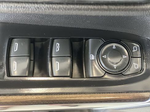 Used 2020 Chevrolet Silverado 1500 LT w/ Convenience Package AWD/4WD image 14