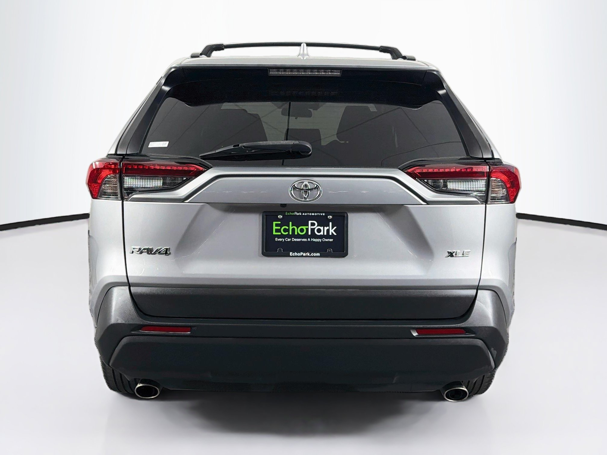 Used 2020 Toyota RAV4 XLE w/ Convenience Package FWD image 7