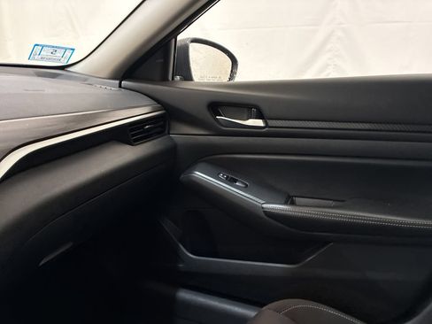 Used 2024 Nissan Altima 2.5 SV FWD image 30