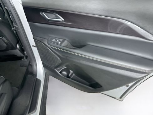 Used 2023 Jeep Grand Cherokee L Laredo RWD image 30