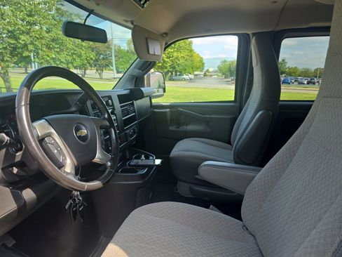 Used 2019 Chevrolet Express 3500 LS RWD image 17